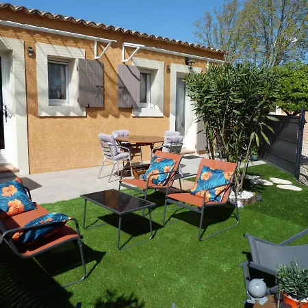 Cosy Avec Son Exterieur Chaleureux,piscine Et Parking Prive *