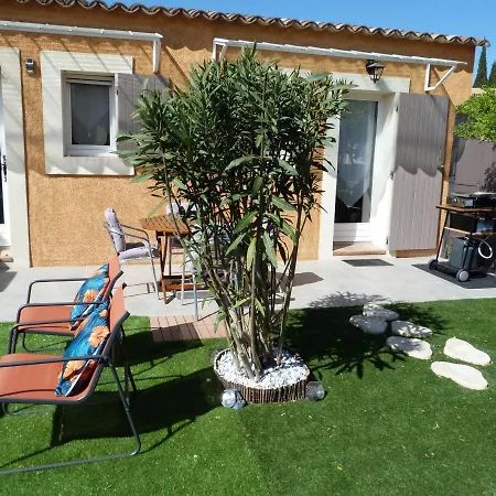 Apartment Cosy Avec Son Exterieur Chaleureux,piscine Et Parking Prive